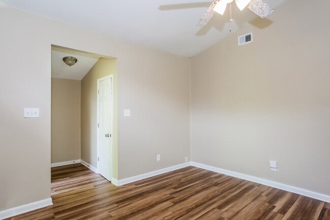 Building Photo - 5401 Venado St