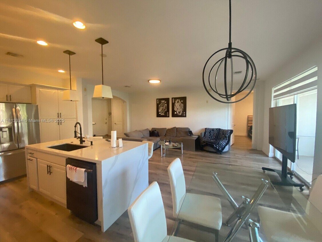 Foto principal - 2955 NW 126th Ave