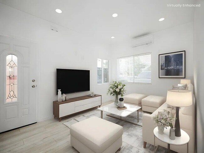 Foto del edificio - 21032 Ingomar St