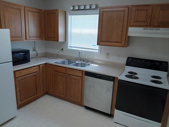 Foto del edificio - 2 Bedroom / 2 Bath Duplex Gray, TN 37615