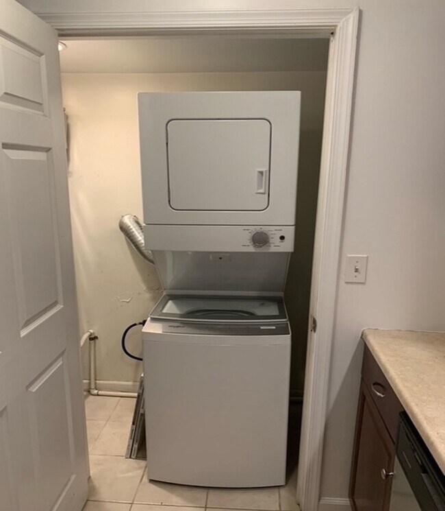 W/D off the kitchen - 120 V St NW