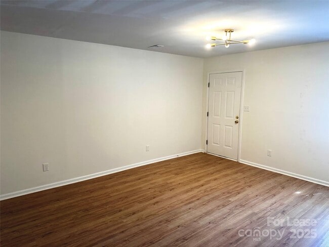 Building Photo - 5591 Wrenn Dr