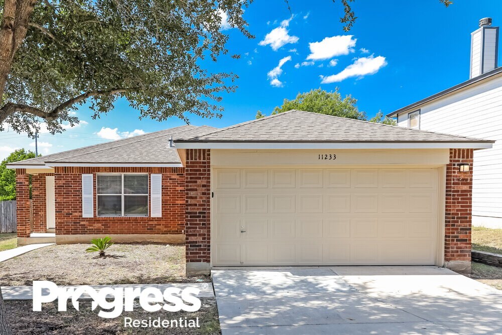 11233 Forest Pass Ct, Live Oak, TX 78233 House for Rent in Live Oak