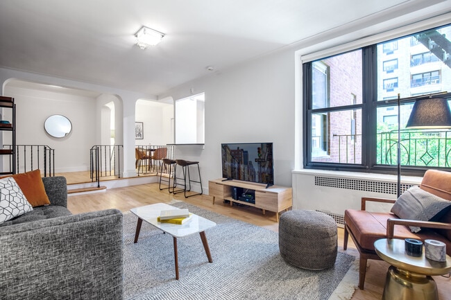 Building Photo - 10 West 65th Street
