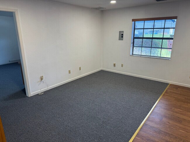 Foto del edificio - 3730 NE 44th St