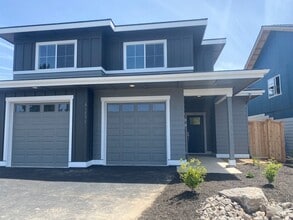 Building Photo - 61532 SE Jennifer Ln