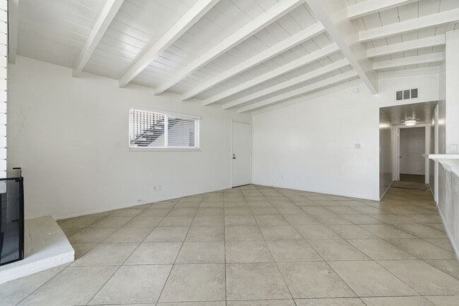 Building Photo - 4911-4911 River Ave