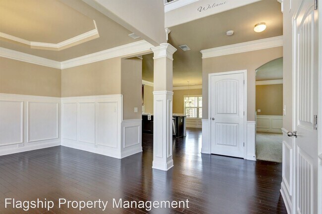 Building Photo - 4 br, 2.5 bath House - 330 Bridge Crossing