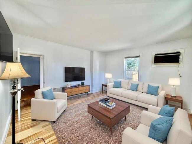 Building Photo - 29 Trafford St