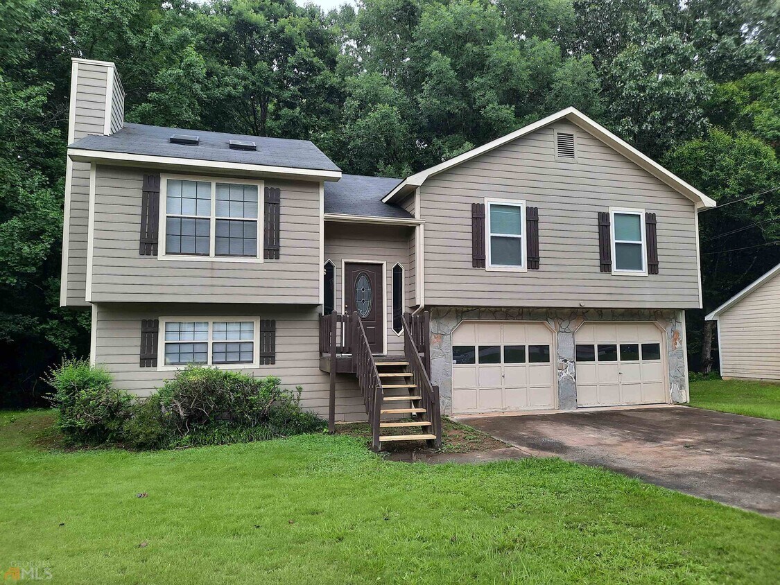 2555 Winding Creek Dr, Lithia Springs, GA 30122 House Rental in