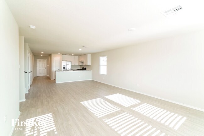 Foto del edificio - 13244 Rosemary Cove