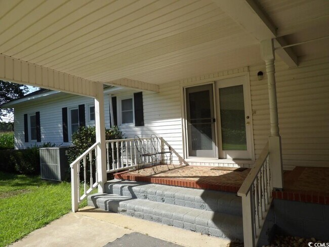 Foto del edificio - 6801 Swamp Fox Hwy W