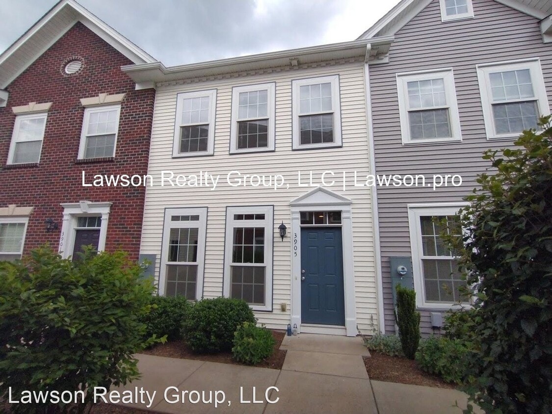 2 br, 2.5 bath House 3905 Colonial Green... House Rental in Roanoke