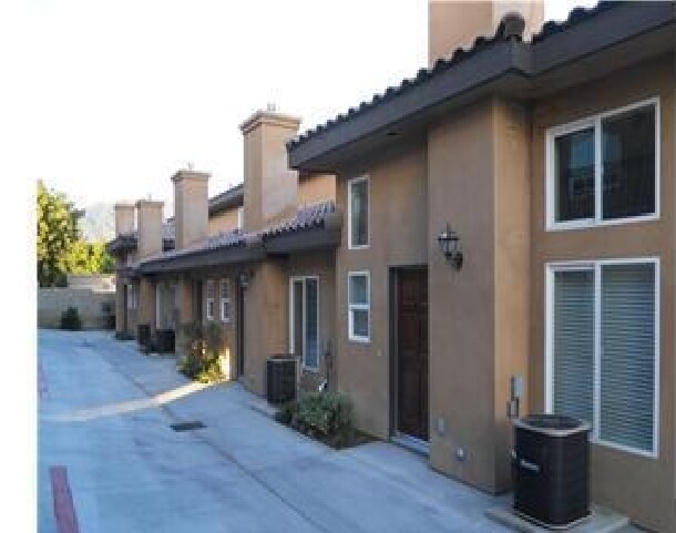 Building Photo - 2061 Mountain Ave