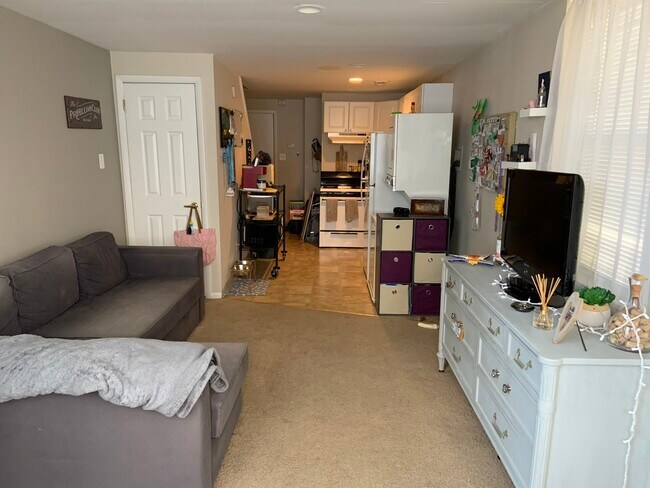 Building Photo - 2109 Christian St