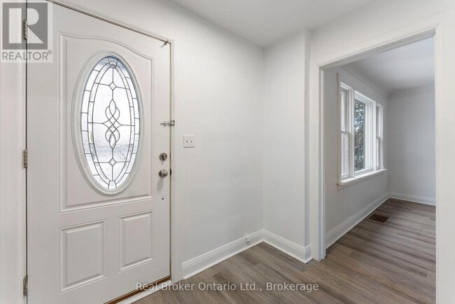 Building Photo - 326 E 19th St