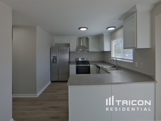 Building Photo - 4235 Basswood Dr