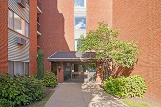 Building Photo - 4975 Washington St