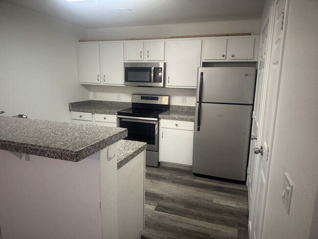 Building Photo - 12926 Ironstone Way