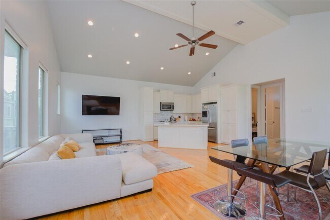 Foto del edificio - 627 Rutland St