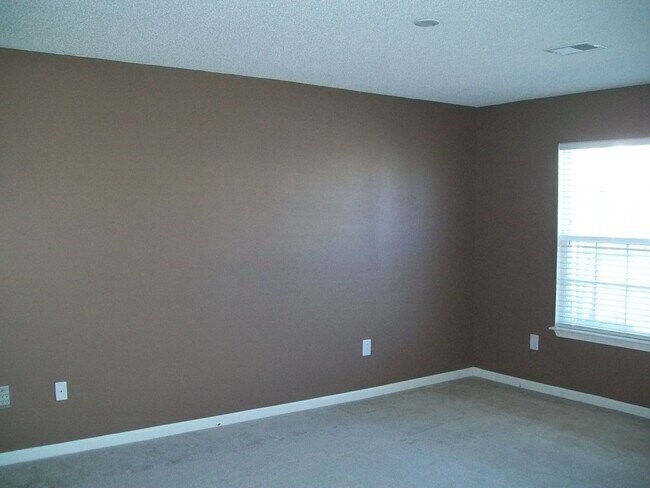 Photo - Available Now! 2 Bed, 2.5 Bath Town Home i...