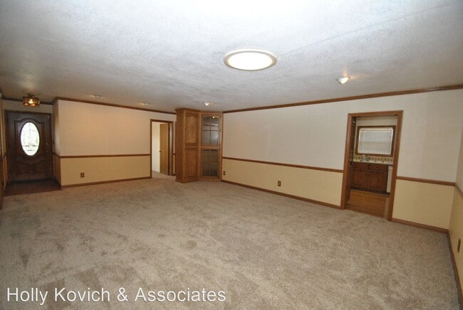 Building Photo - 4 br, 2 bath House - 11628 169th St