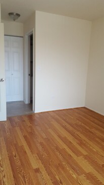 Foto del edificio - 8645 W Foster Ave