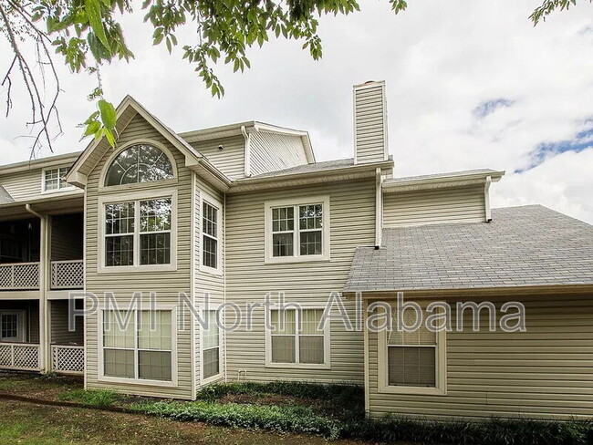 Foto del edificio - 1014 Stones Throw Dr NW