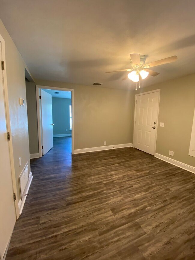 Foto del edificio - Walk to UF & Downtown!