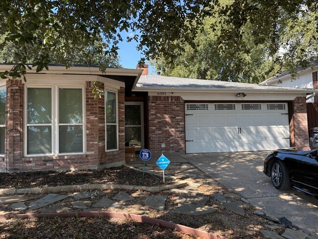 Building Photo - 6301 Glen Knoll Dr