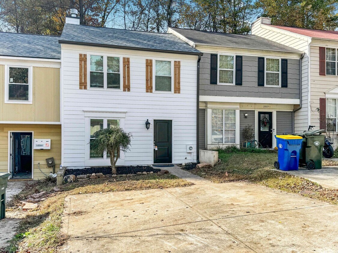 2BR Townhome near KSU No Carpet! House Rental in Kennesaw, GA