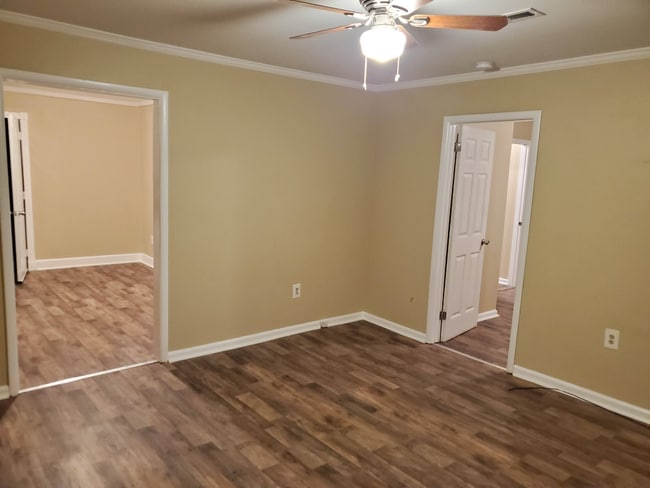 Building Photo - Section 8 accepted 2-Bedroom Retreat in Huntsville – Cozy Living with 803 Sq Ft!"