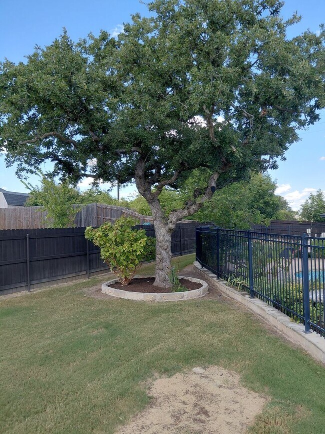 Building Photo - 1846 Sandpiper Dr
