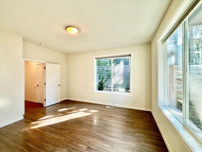 Building Photo - Private Bathroom for Each Bedroom