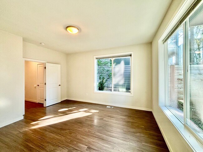 Foto del edificio - Private Bathroom for Each Bedroom