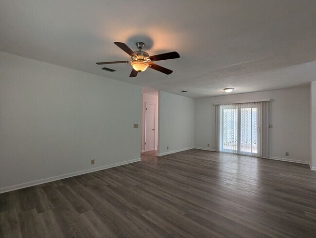 Foto del edificio - 2 bedroom/ 2 bath in Turkey Creek Forest