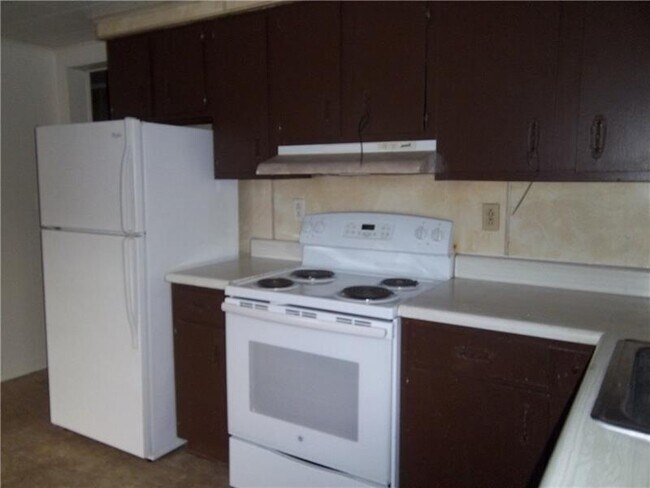 Kitchen - 219 Chestnut St