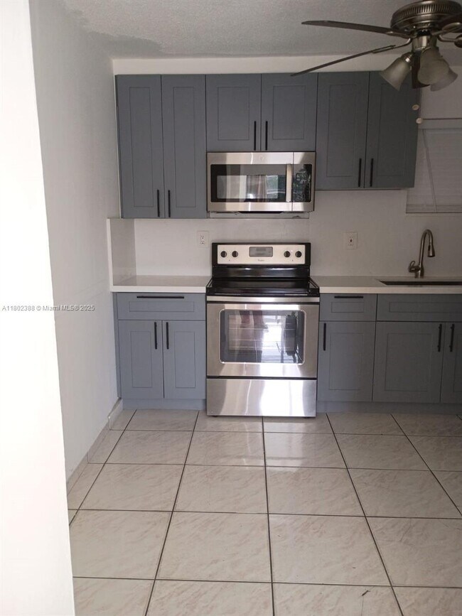 Foto del edificio - 1800 SW 25th St