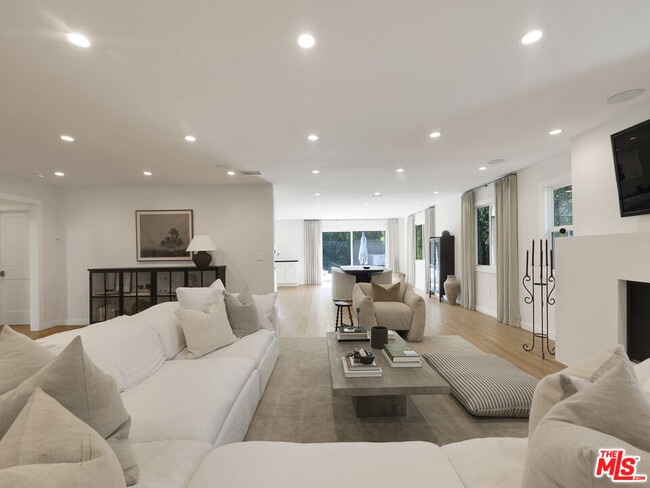 Foto del edificio - 13506 W Chandler Blvd