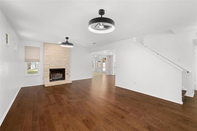 Building Photo - 7602 Banpass Ln