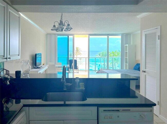 Foto del edificio - 2501 S Ocean Dr