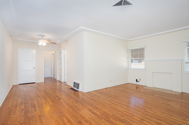 Building Photo - 1562 Riverside Dr