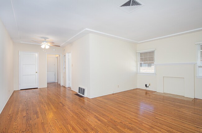 Foto del edificio - 1562 Riverside Dr