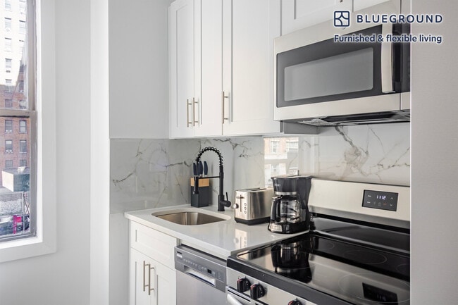 Foto del edificio - 161 W 54th St