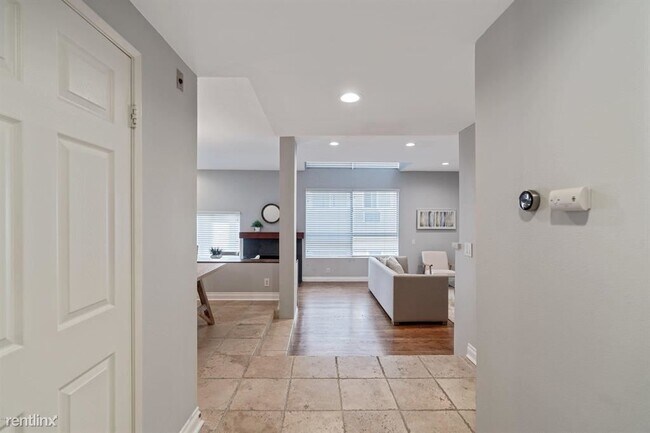 Foto del edificio - 520 S Barrington Ave