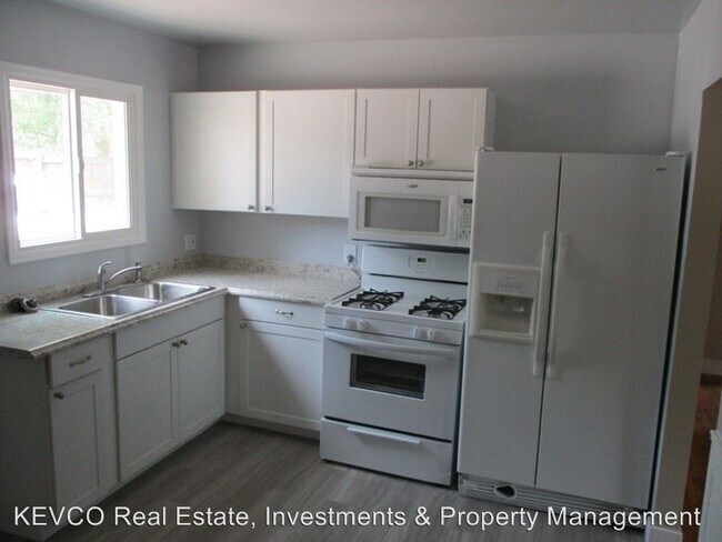 Foto del edificio - 314-320 Alpert Ave