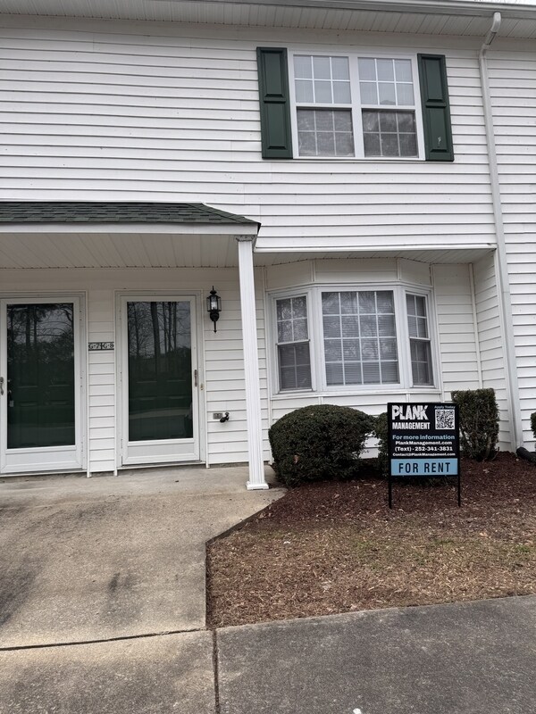 Foto del edificio - 870 Spring Forest Rd