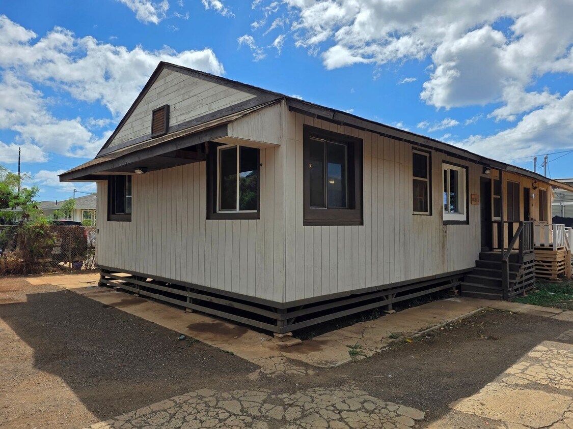 Primary Photo - Recently Updated 2 Bedroom 1 Bath Duplex