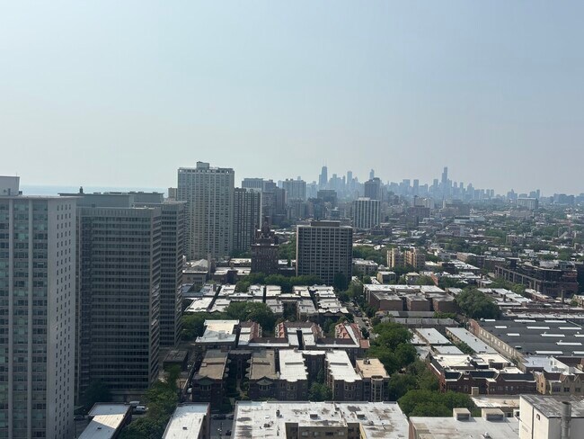 Foto del edificio - 3660 N Lake Shore Dr