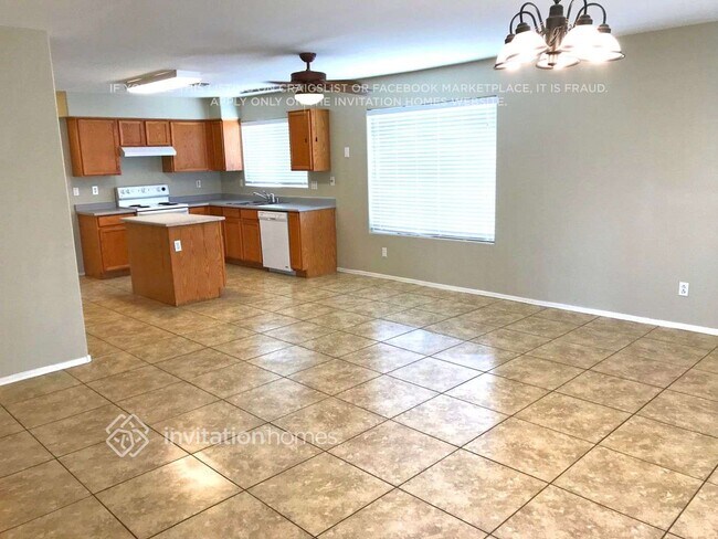 Foto del edificio - 12590 W Amelia Ave